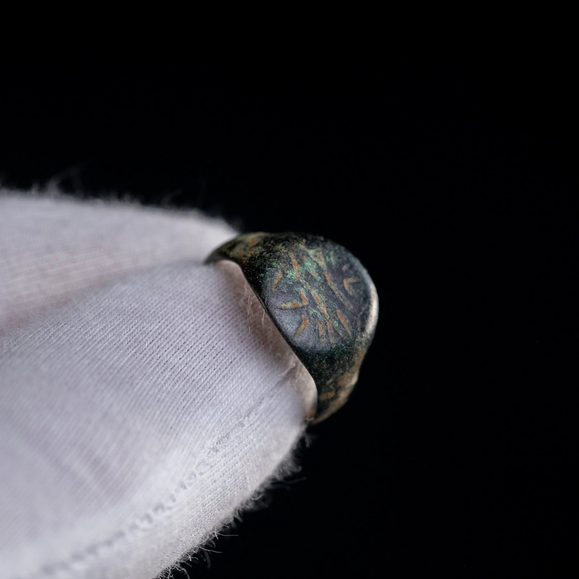 “Florinus” – Medieval Bronze Signet Ring (13th–15th Century AD) – EU 50 / US 5.25 Aurora Antiqua