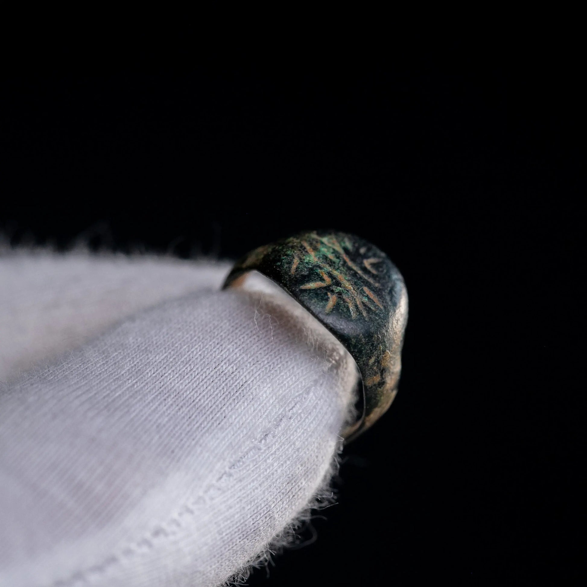 “Florinus” – Medieval Bronze Signet Ring (13th–15th Century AD) – EU 50 / US 5.25 Aurora Antiqua