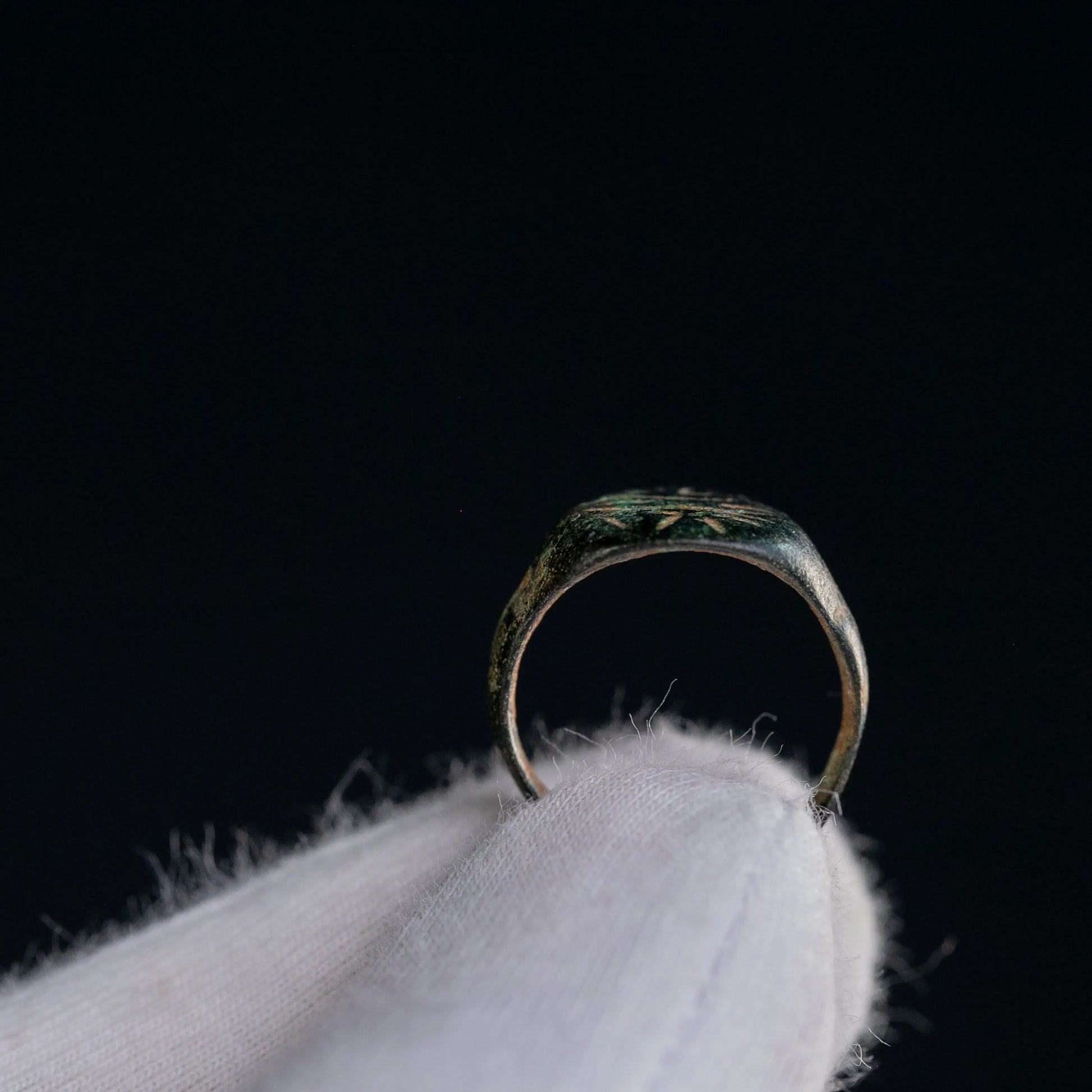 “Florinus” – Medieval Bronze Signet Ring (13th–15th Century AD) – EU 50 / US 5.25 Aurora Antiqua