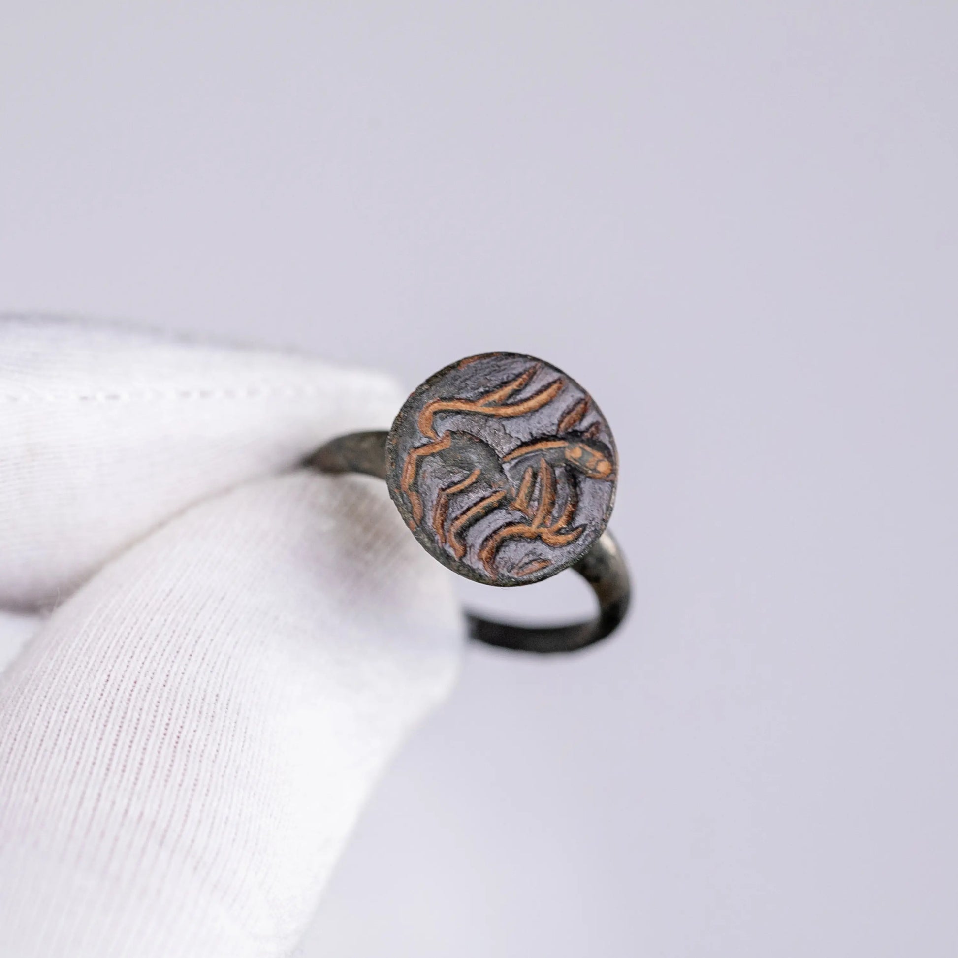 “Leo Fortis” – Roman Bronze Ring with Lion Intaglio (1st–3rd Century AD) – EU 57 / US 8 Aurora Antiqua