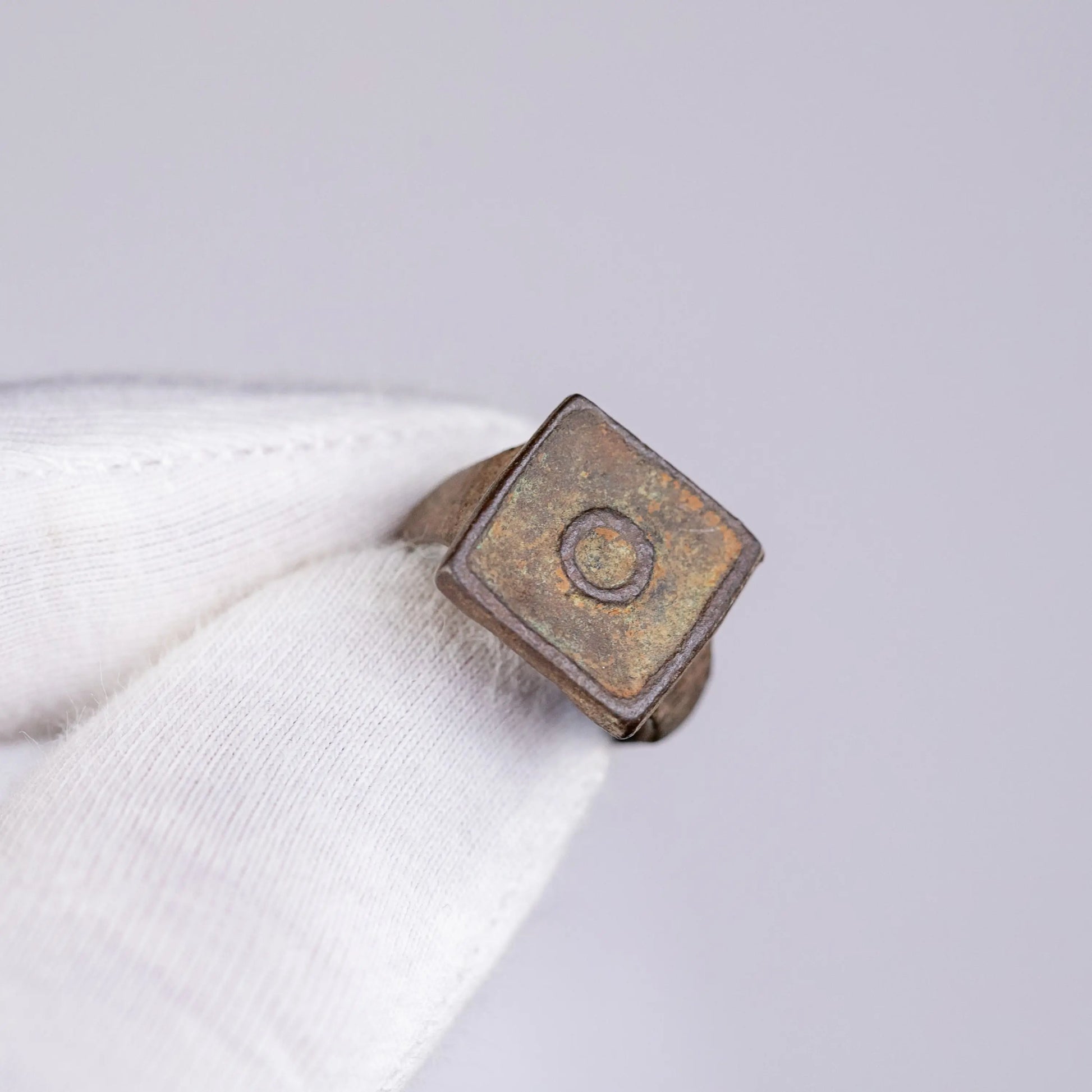 “Tetricus” – Late Roman Bronze Ring with Enamelled Square Bezel (3rd–4th Century AD) – EU 45 / US 3.25 Aurora Antiqua