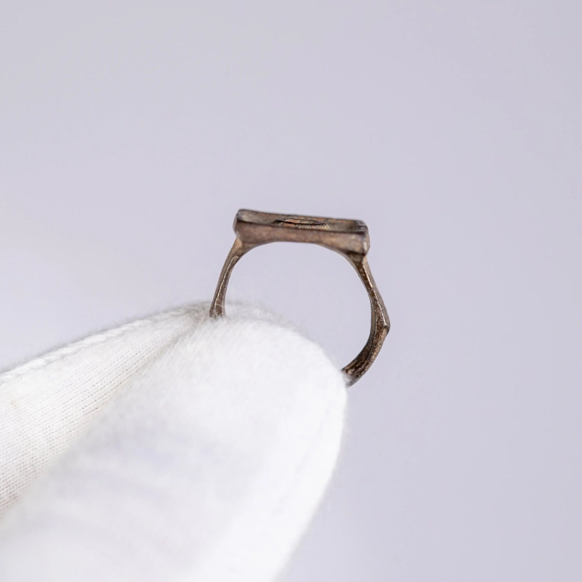 “Tetricus” – Late Roman Bronze Ring with Enamelled Square Bezel (3rd–4th Century AD) – EU 45 / US 3.25 Aurora Antiqua