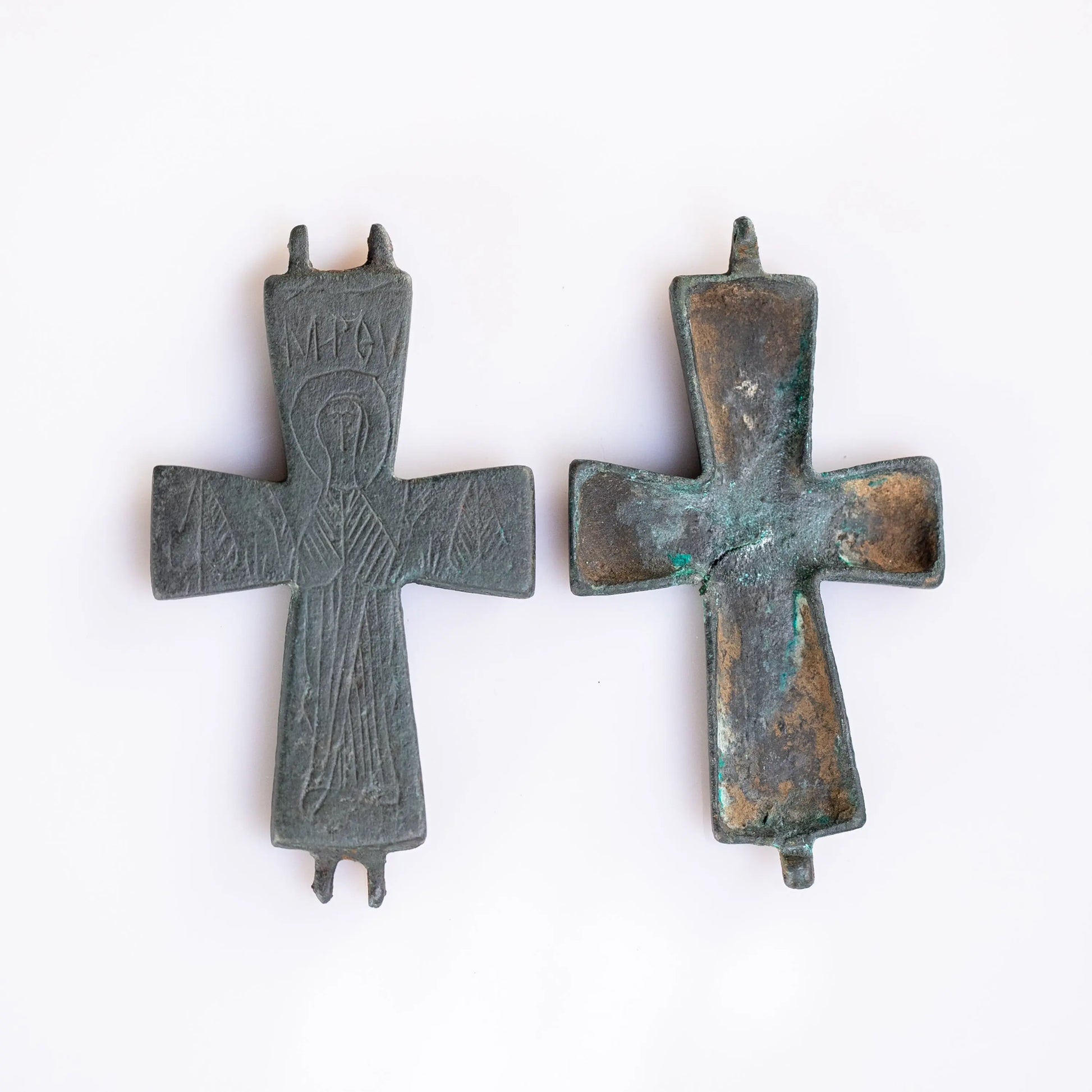 “Theotokos Orans” – Byzantine Bronze Reliquary Cross (Enkolpion) Depicting the Virgin Mary (11th–13th C. CE) AD Aurora Antiqua