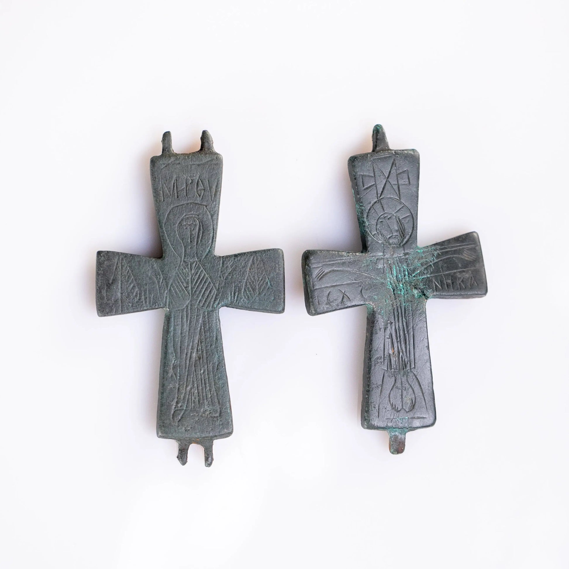 “Theotokos Orans” – Byzantine Bronze Reliquary Cross (Enkolpion) Depicting the Virgin Mary (11th–13th C. CE) AD Aurora Antiqua