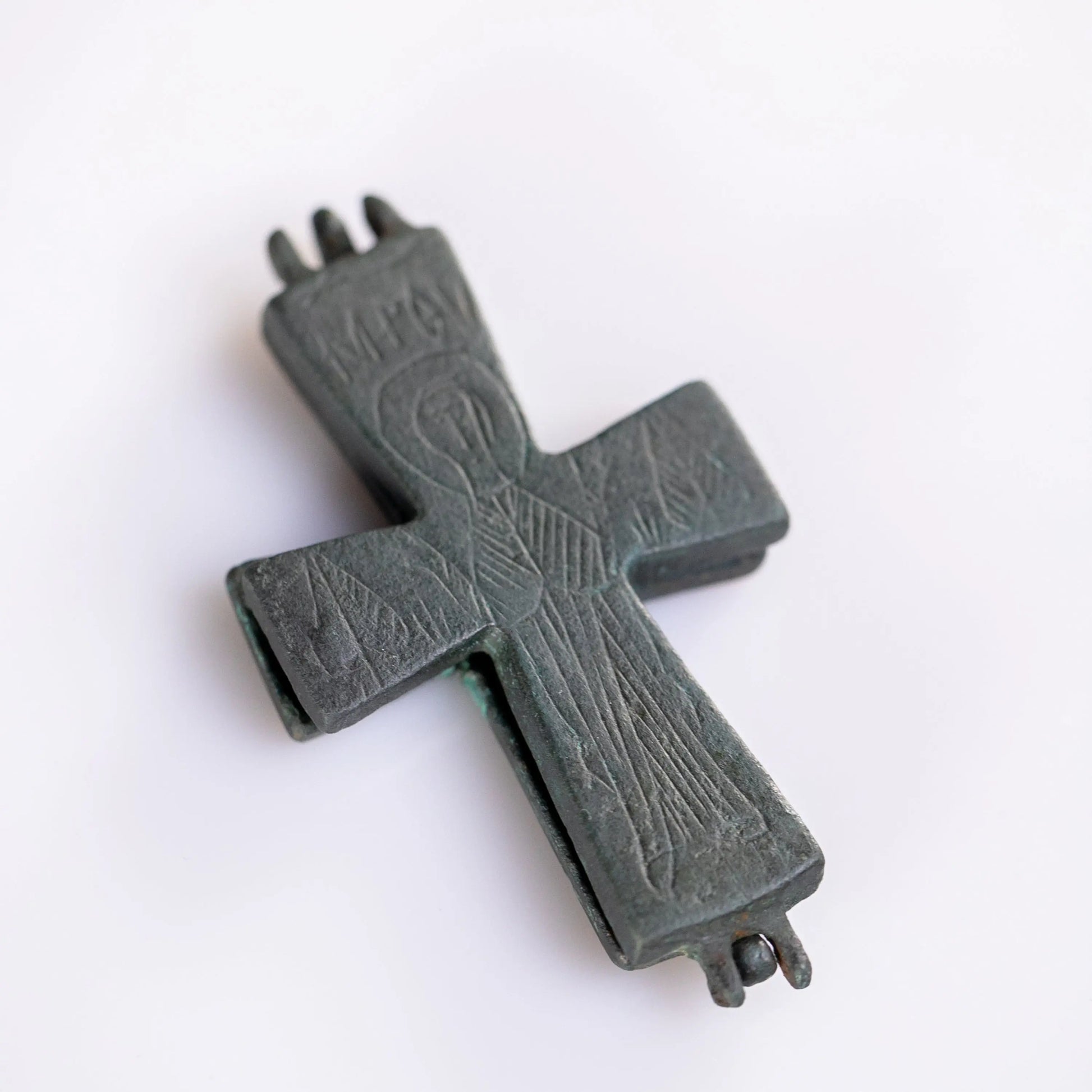 “Theotokos Orans” – Byzantine Bronze Reliquary Cross (Enkolpion) Depicting the Virgin Mary (11th–13th C. CE) AD Aurora Antiqua