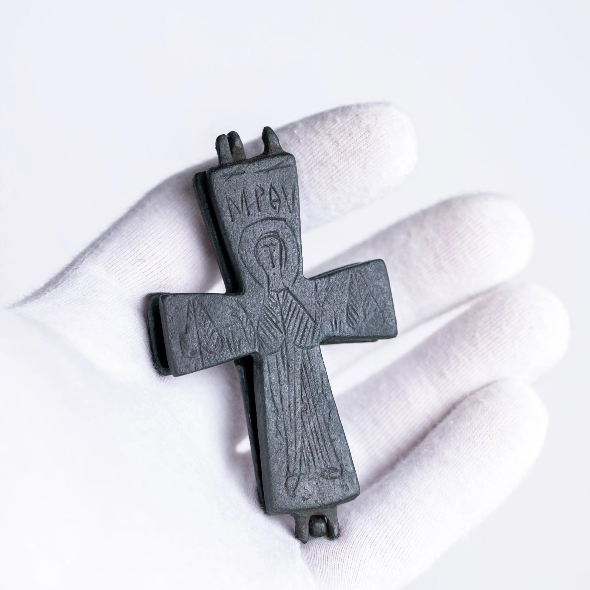 “Theotokos Orans” – Byzantine Bronze Reliquary Cross (Enkolpion) Depicting the Virgin Mary (11th–13th C. CE) AD Aurora Antiqua