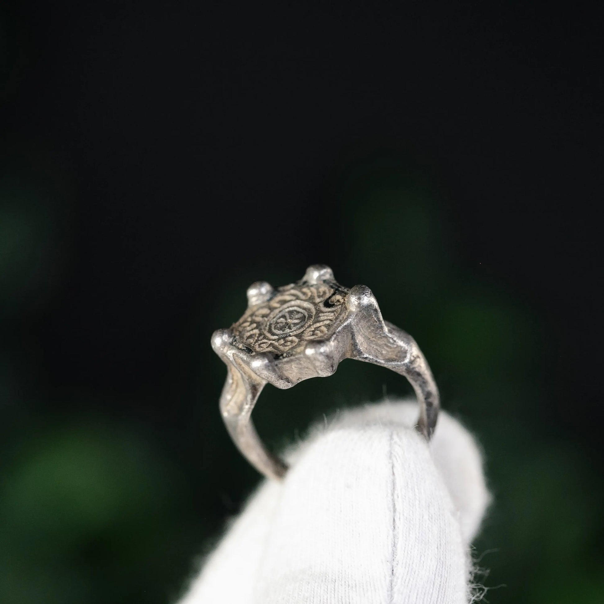“Eoin” – Viking Silver Signet Ring (10th–11th Century AD) – EU 59 / US 8.5 Aurora Antiqua