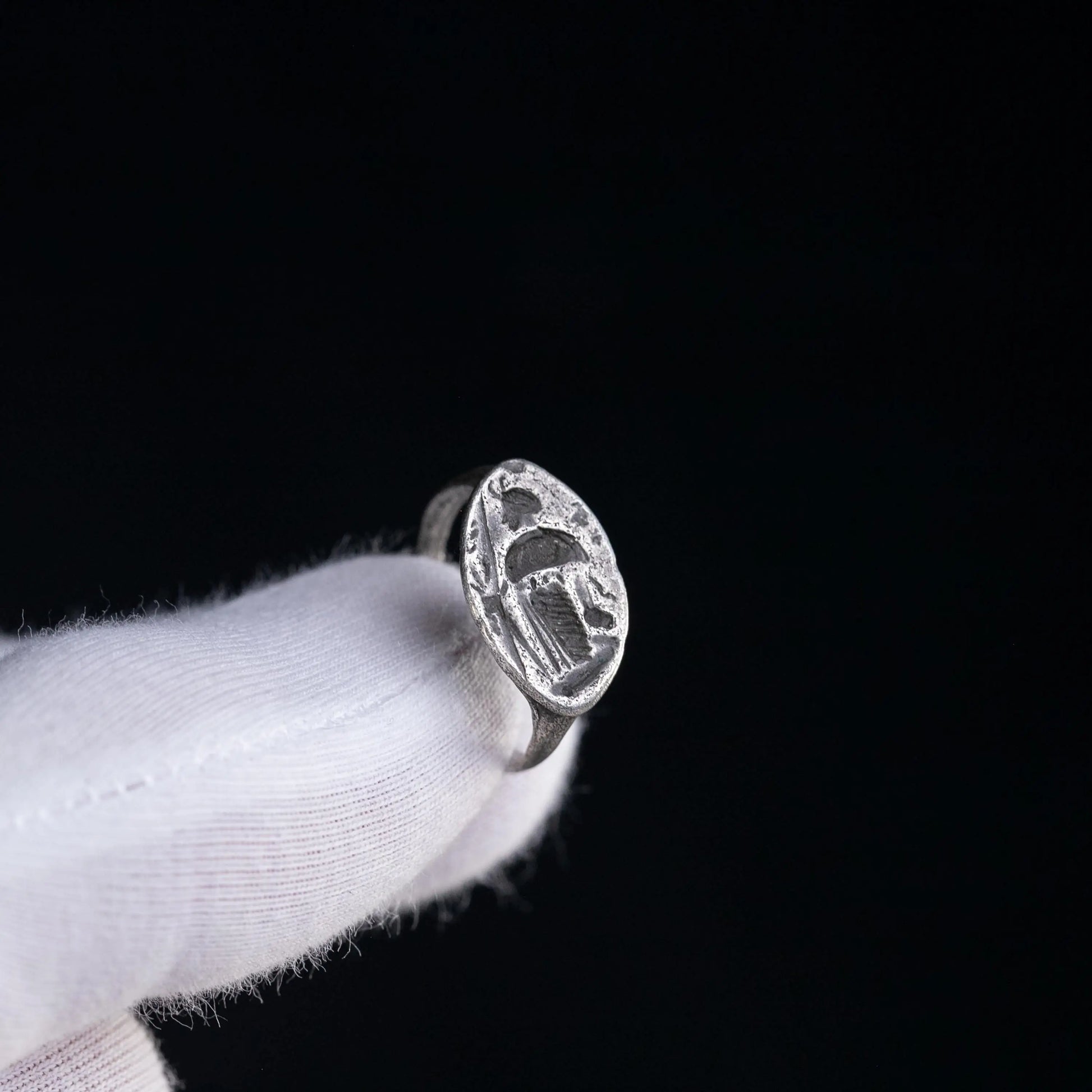 'Diana' - Roman Silver Ring (1st-3rd BCE/CE) EU 54 / US 7 Aurora Antiqua