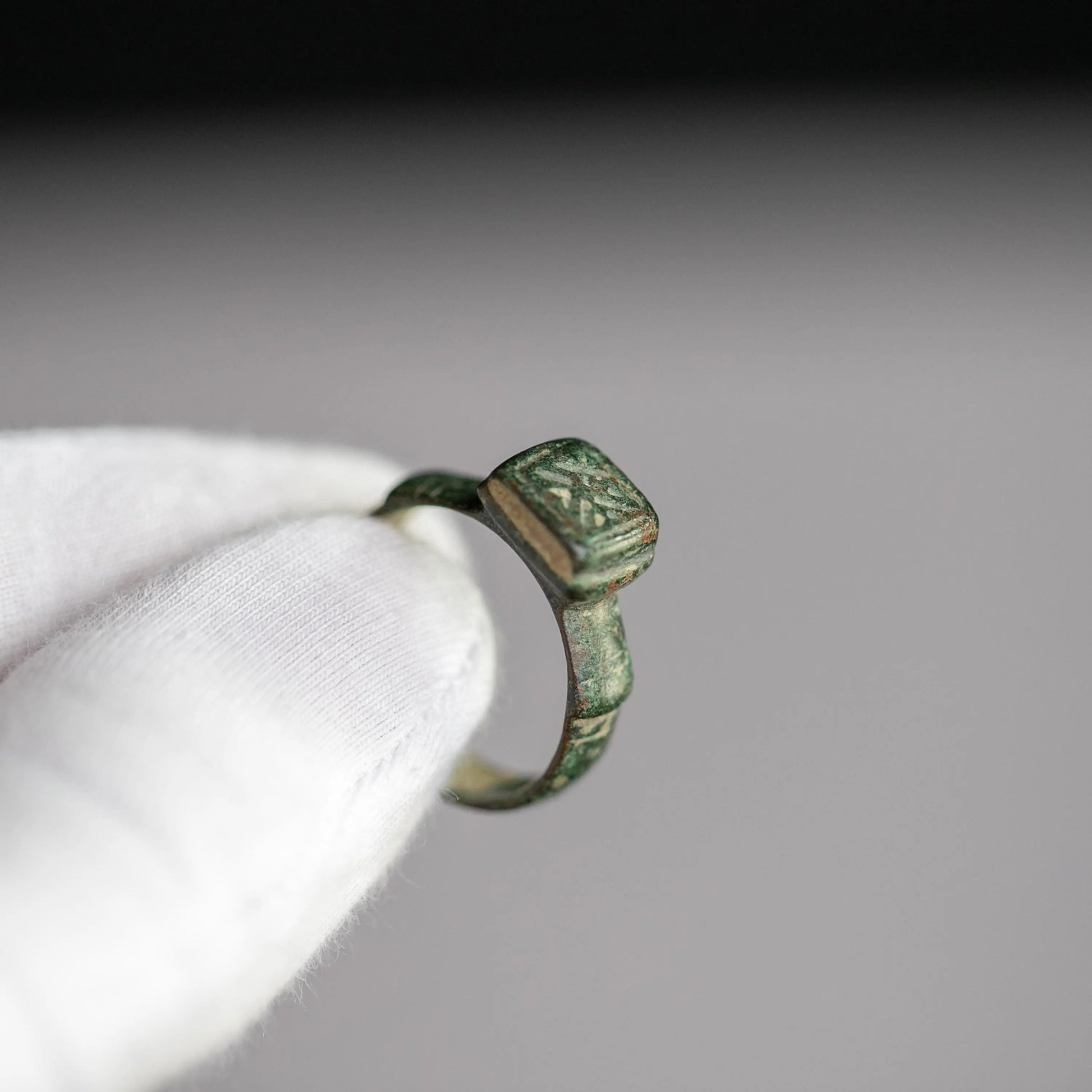'Maximus' - Late Roman–Medieval Bronze Ring (4th–10th C. CE) EU 59,5 / US 9 Aurora Antiqua
