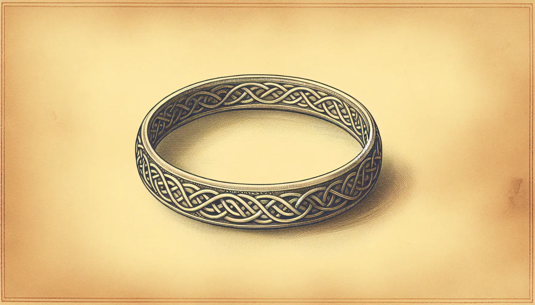 Keltischer Ring mit komplexen Knotenmuster als Bleistiftskizze auf pergamentartigem Hintergrund mit goldenen Akzenten