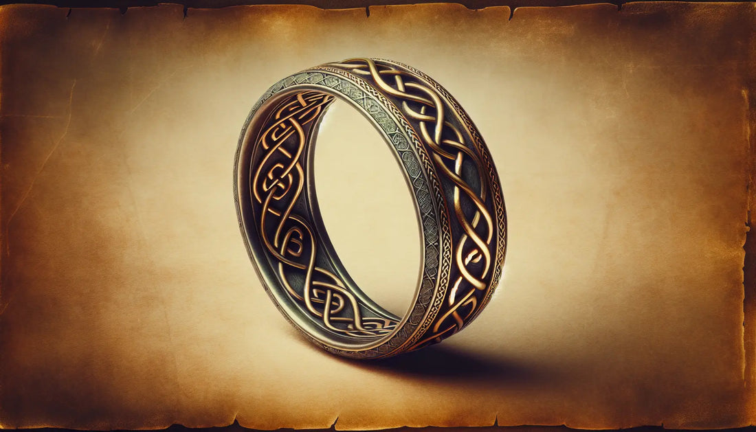 Keltischer Ring mit Knotenmuster als Bleistiftskizze auf pergamentartigem Hintergrund mit feinen goldenen Details