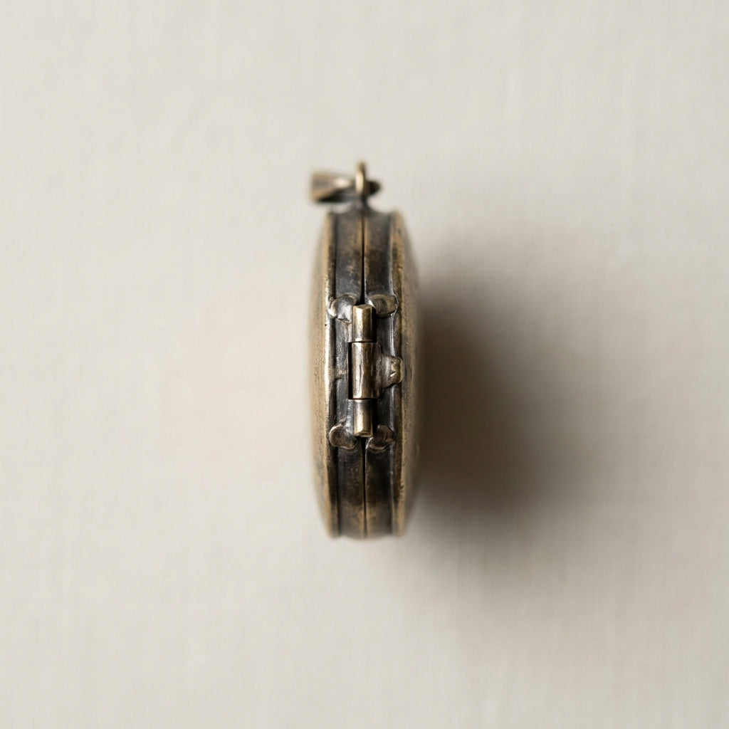 medieval locket: why lockets are expensive, materials and provenance ...