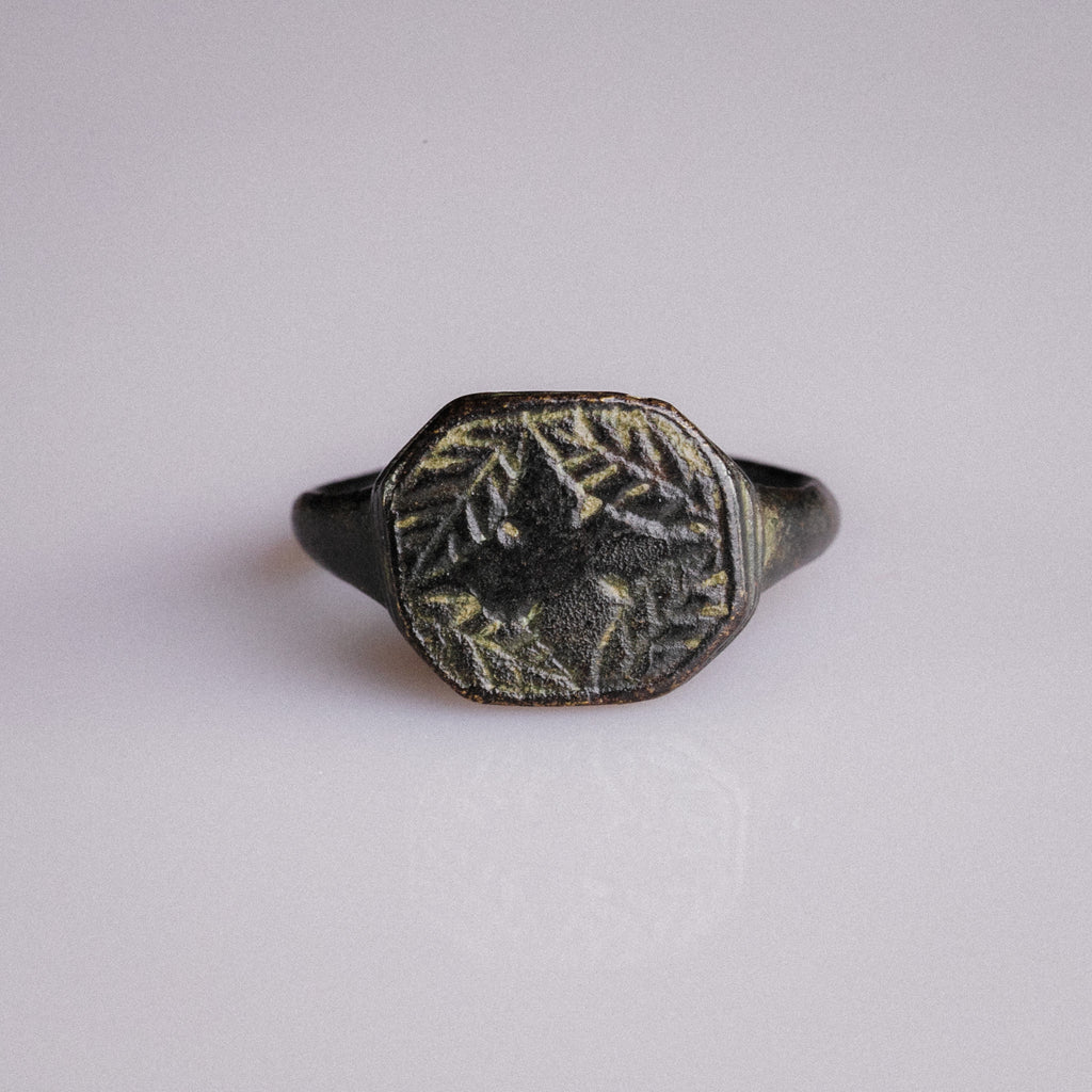 Early Medieval Bronze Signet Ring with Cross Motif – “Corvin” (8th–11th century AD) – EU 57 / US 8