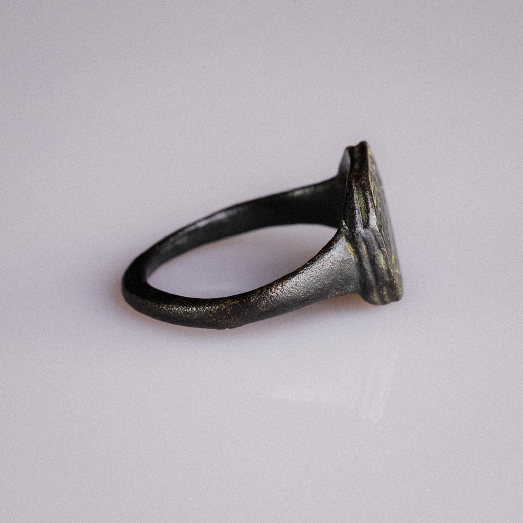 Early Medieval Bronze Signet Ring with Cross Motif – “Corvin” (8th–11th century AD) – EU 57 / US 8