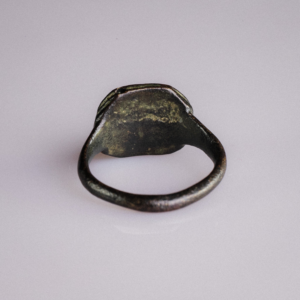 Early Medieval Bronze Signet Ring with Cross Motif – “Corvin” (8th–11th century AD) – EU 57 / US 8