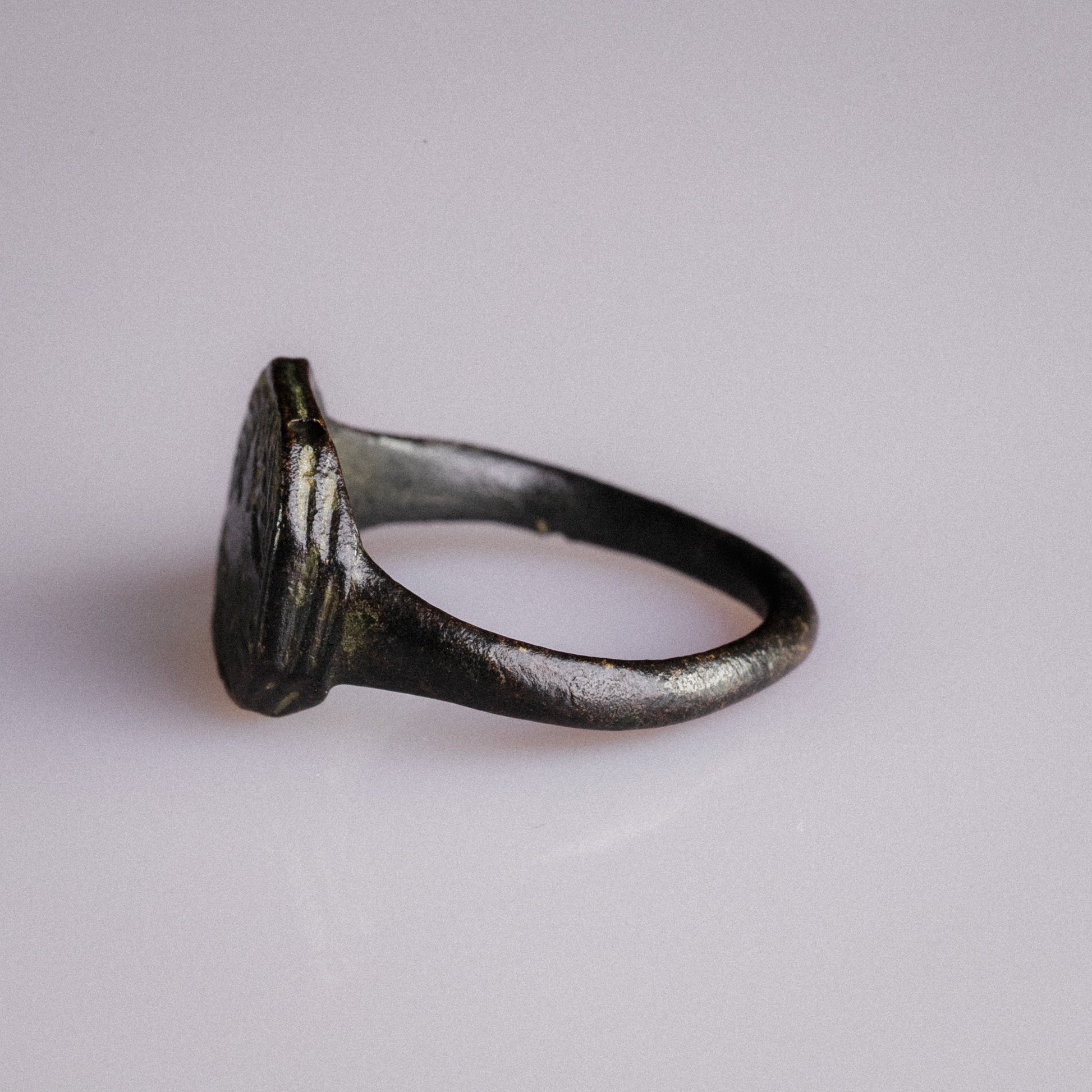 Early Medieval Bronze Signet Ring with Cross Motif – “Corvin” (8th–11th century AD) – EU 57 / US 8