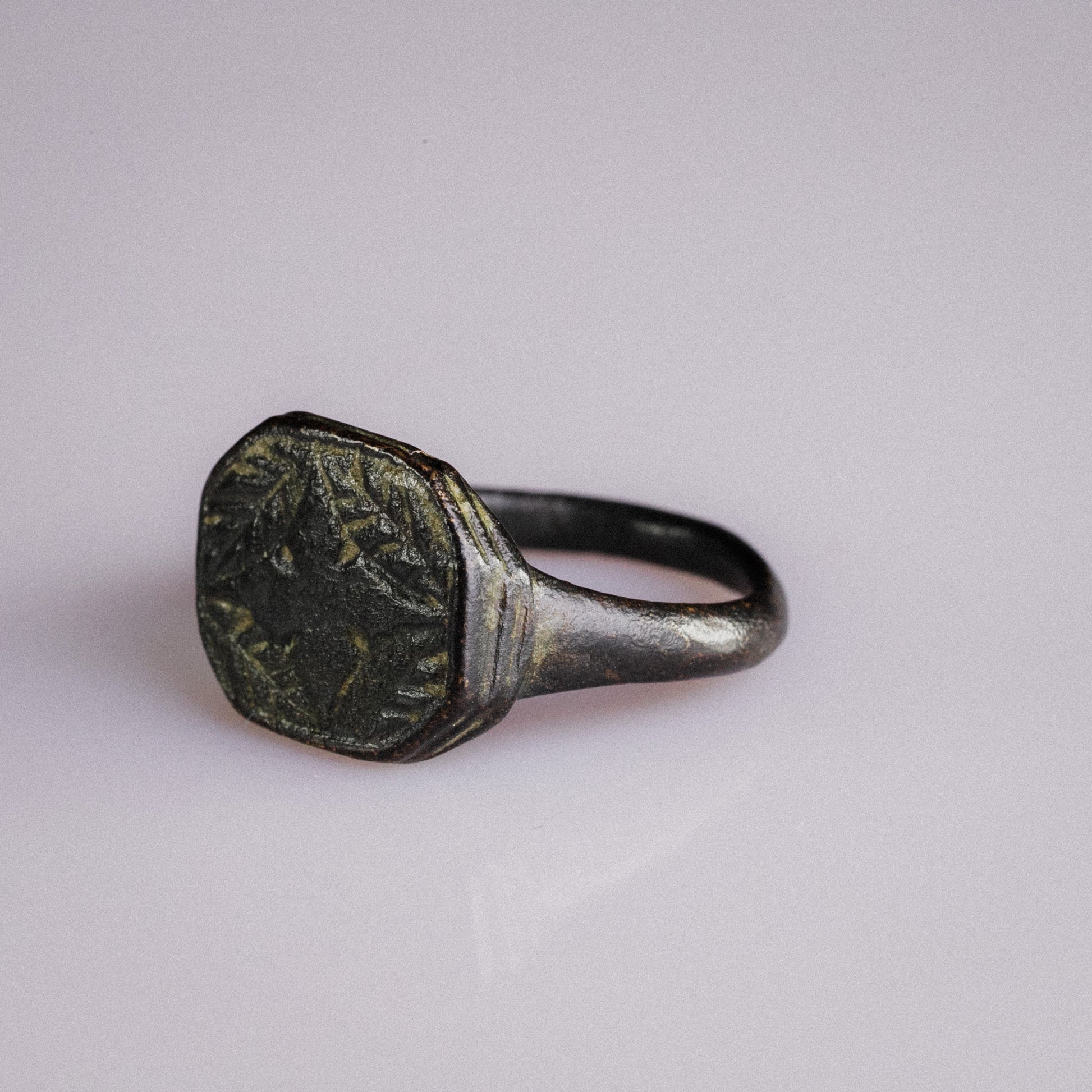 Early Medieval Bronze Signet Ring with Cross Motif – “Corvin” (8th–11th century AD) – EU 57 / US 8