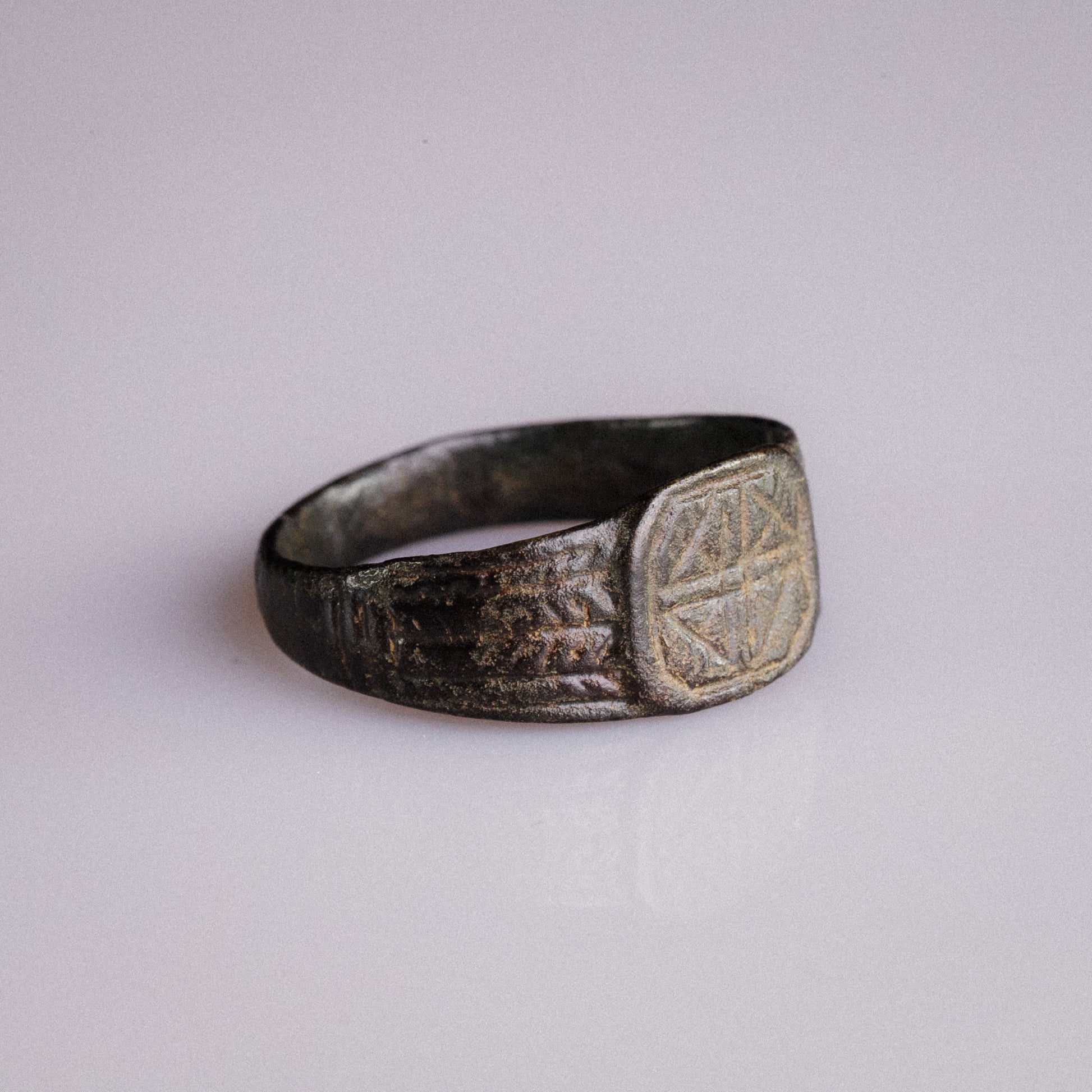 Medieval Bronze Signet Ring with Geometric Cross – “Eadric” (13th–15th century AD) – EU 61 / US 9.75