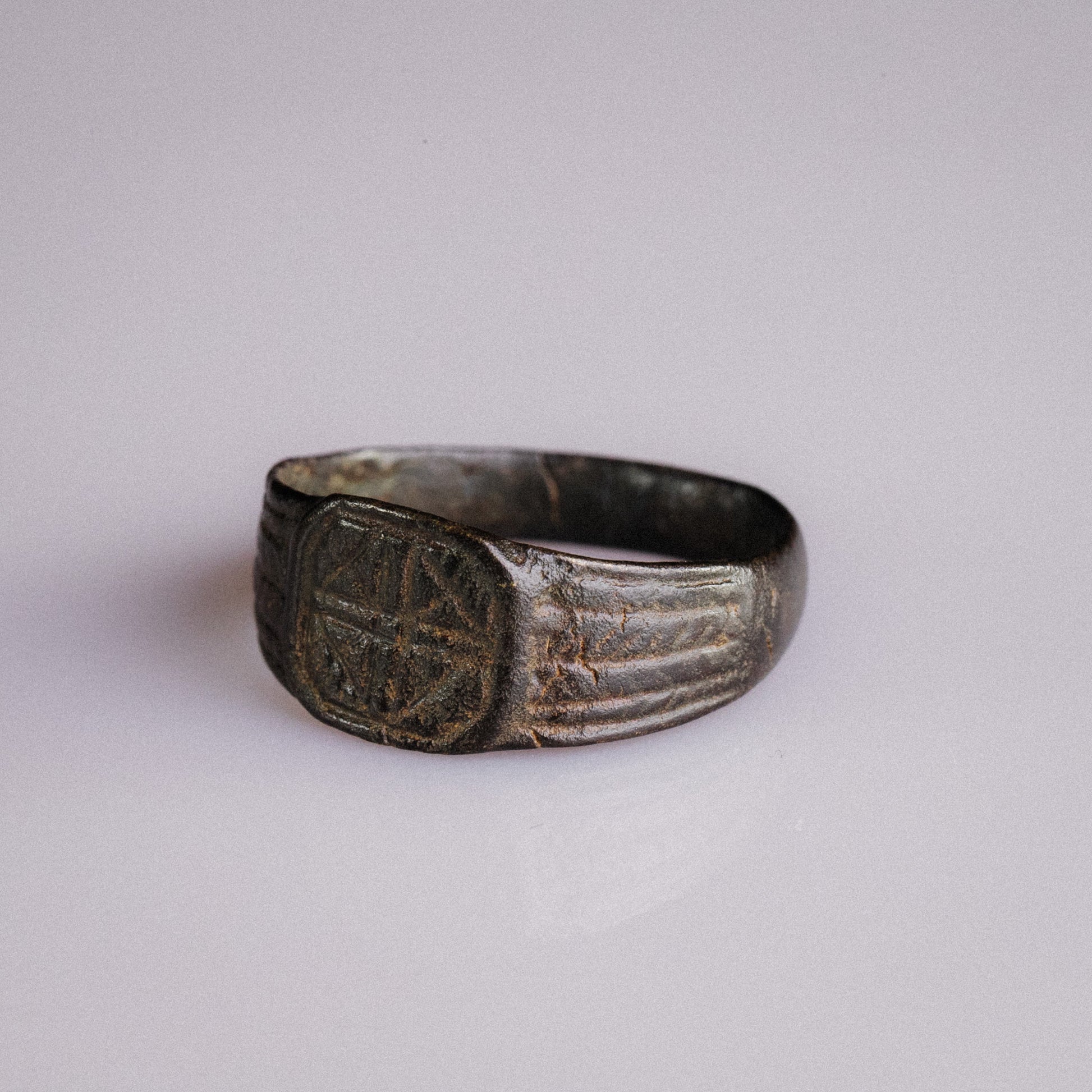 Medieval Bronze Signet Ring with Geometric Cross – “Eadric” (13th–15th century AD) – EU 61 / US 9.75