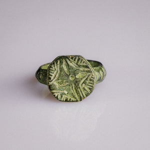 Medieval Signet Ring with Quatrefoil – “Wolfram” (13th–15th century AD) – EU 50 / US 5.25