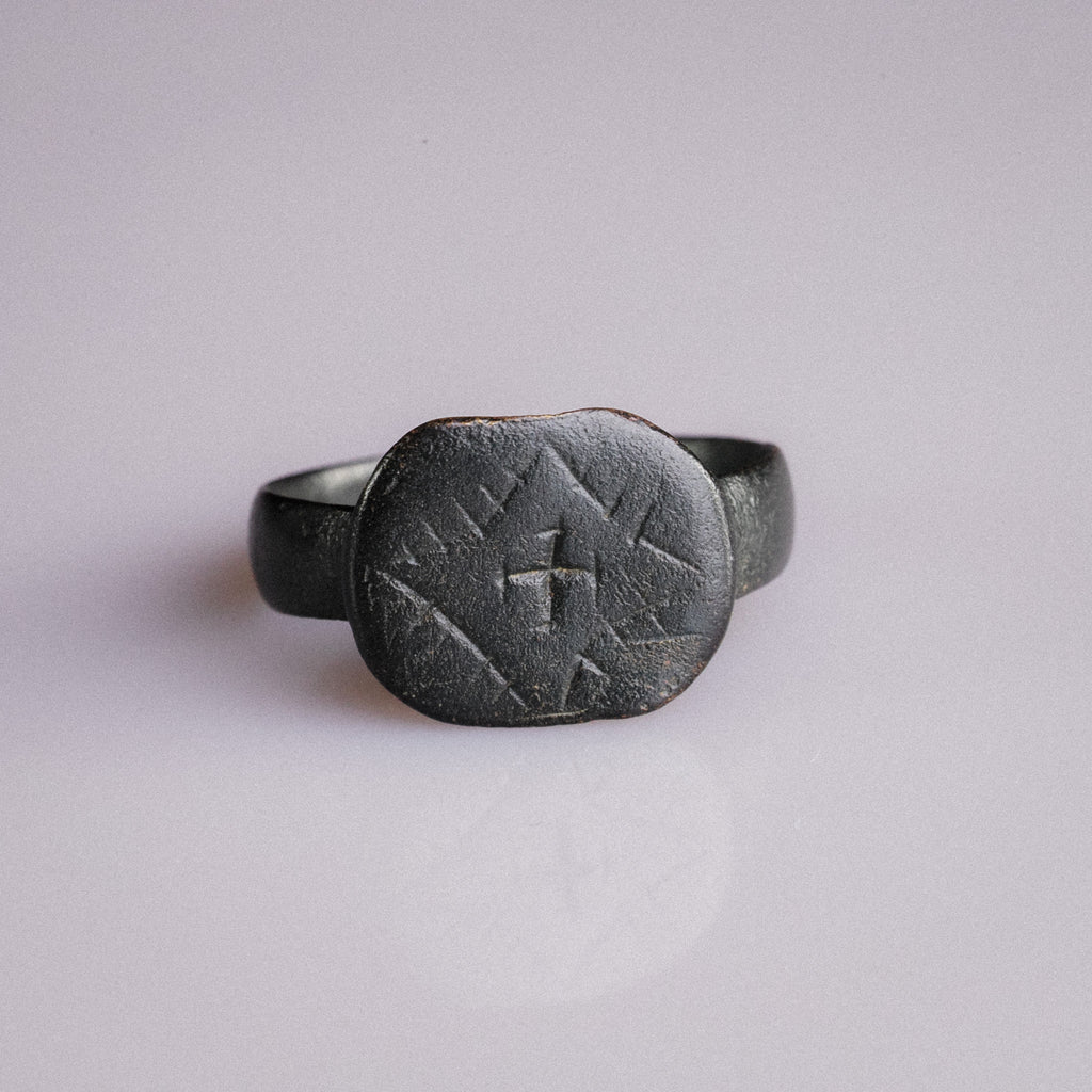 Medieval Bronze Signet Ring with Latin Cross Device – “Vigil” (11th–15th century AD) – EU 60 / US 9.25