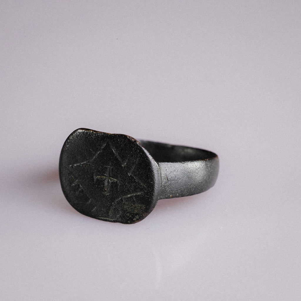 Medieval Bronze Signet Ring with Latin Cross Device – “Vigil” (11th–15th century AD) – EU 60 / US 9.25
