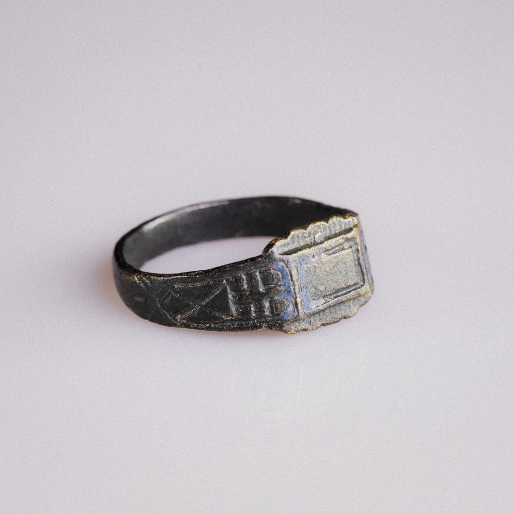 Post Medieval Devotional Ring with Enamelled Cross – “Peregrinus” (17th–18th century AD) – EU 61 / US 9.75