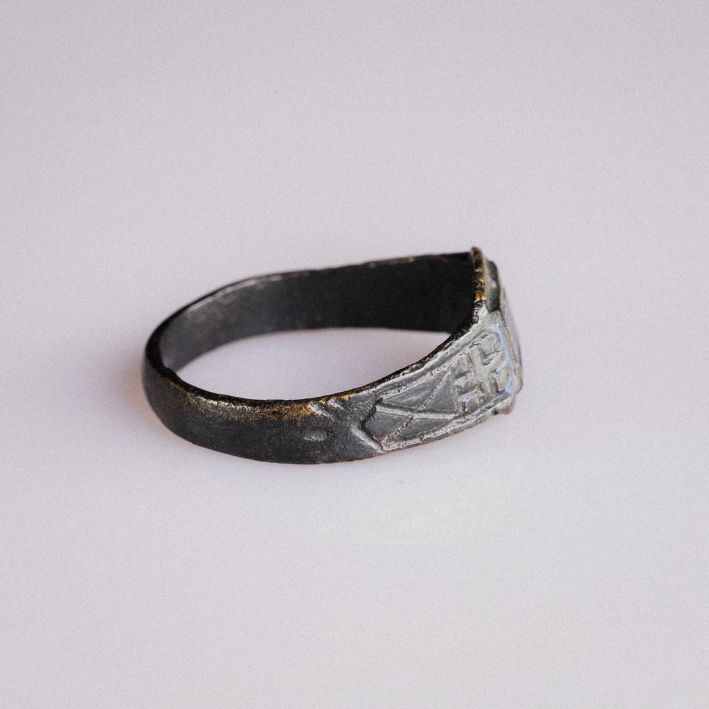 Post Medieval Devotional Ring with Enamelled Cross – “Peregrinus” (17th–18th century AD) – EU 61 / US 9.75