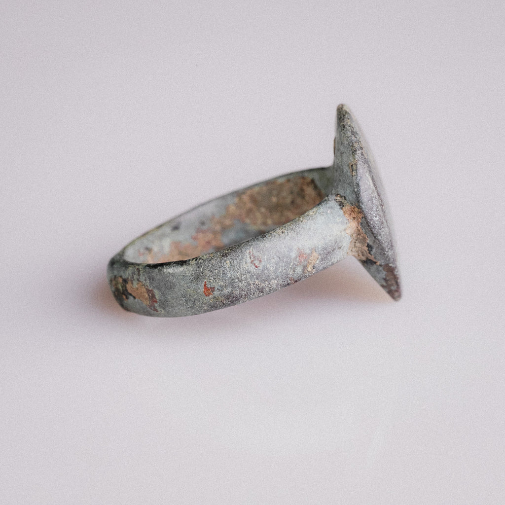 Medieval Bronze Signet Ring with Shield Bezel – “Scutum” (12th–14th century AD) – EU 57 / US 8