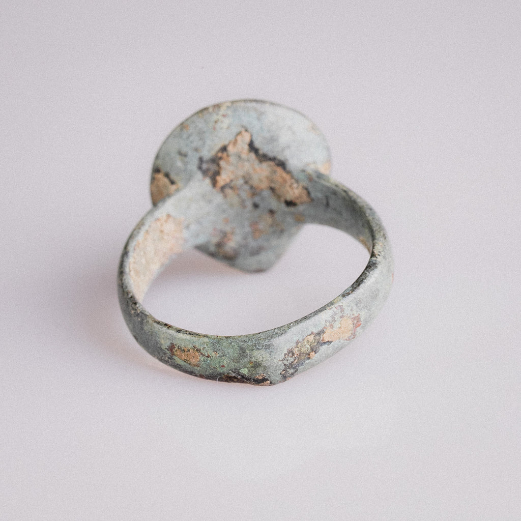 Medieval Bronze Signet Ring with Shield Bezel – “Scutum” (12th–14th century AD) – EU 57 / US 8