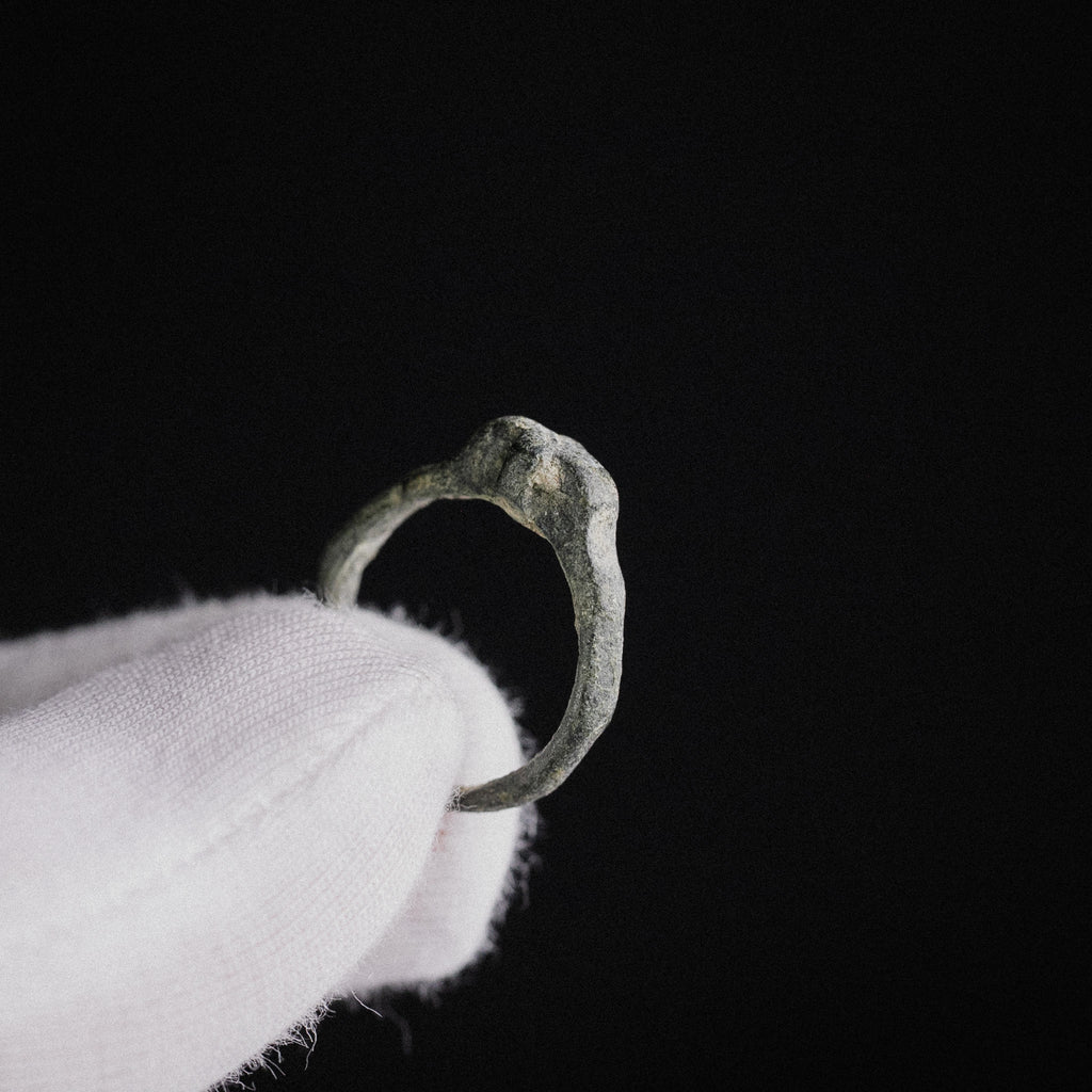 Medieval Bronze Ring with Raised Cross – “Fidelis” (12th–16th century AD) – EU 49 / US 5