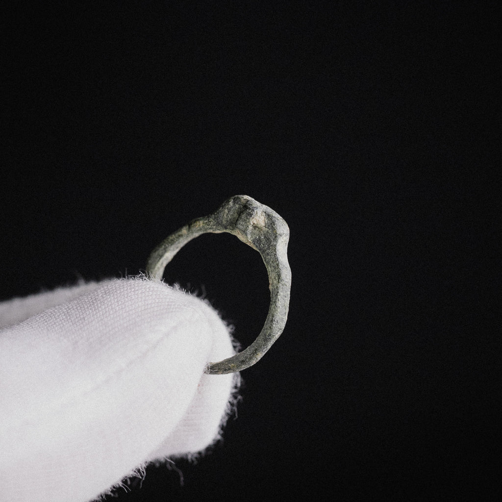 Medieval Bronze Ring with Raised Cross – “Fidelis” (12th–16th century AD) – EU 49 / US 5