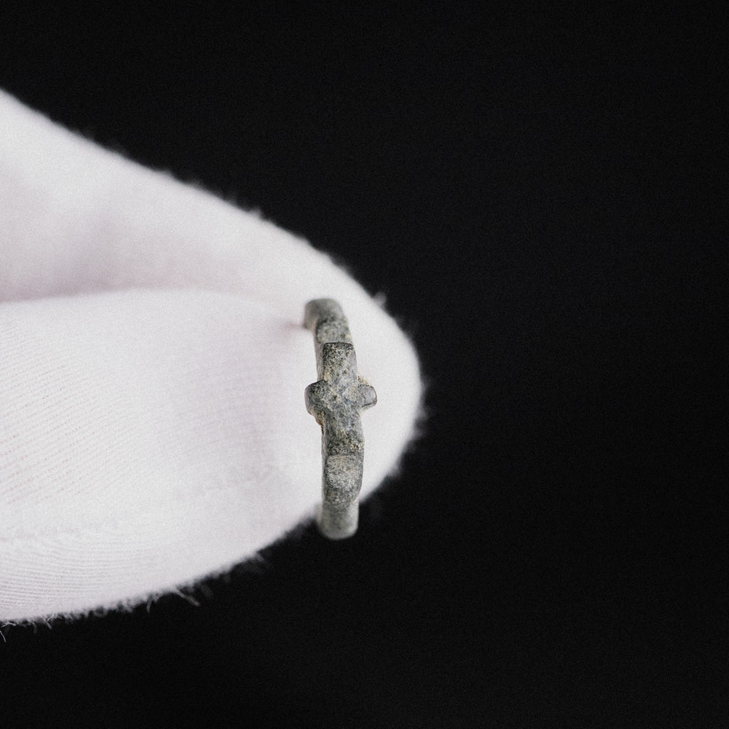 Medieval Bronze Ring with Raised Cross – “Fidelis” (12th–16th century AD) – EU 49 / US 5