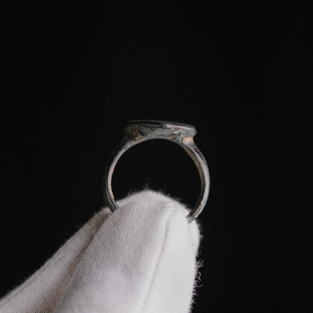 Medieval Bronze Signet Ring with Shield Bezel – “Scutum” (12th–14th century AD) – EU 57 / US 8
