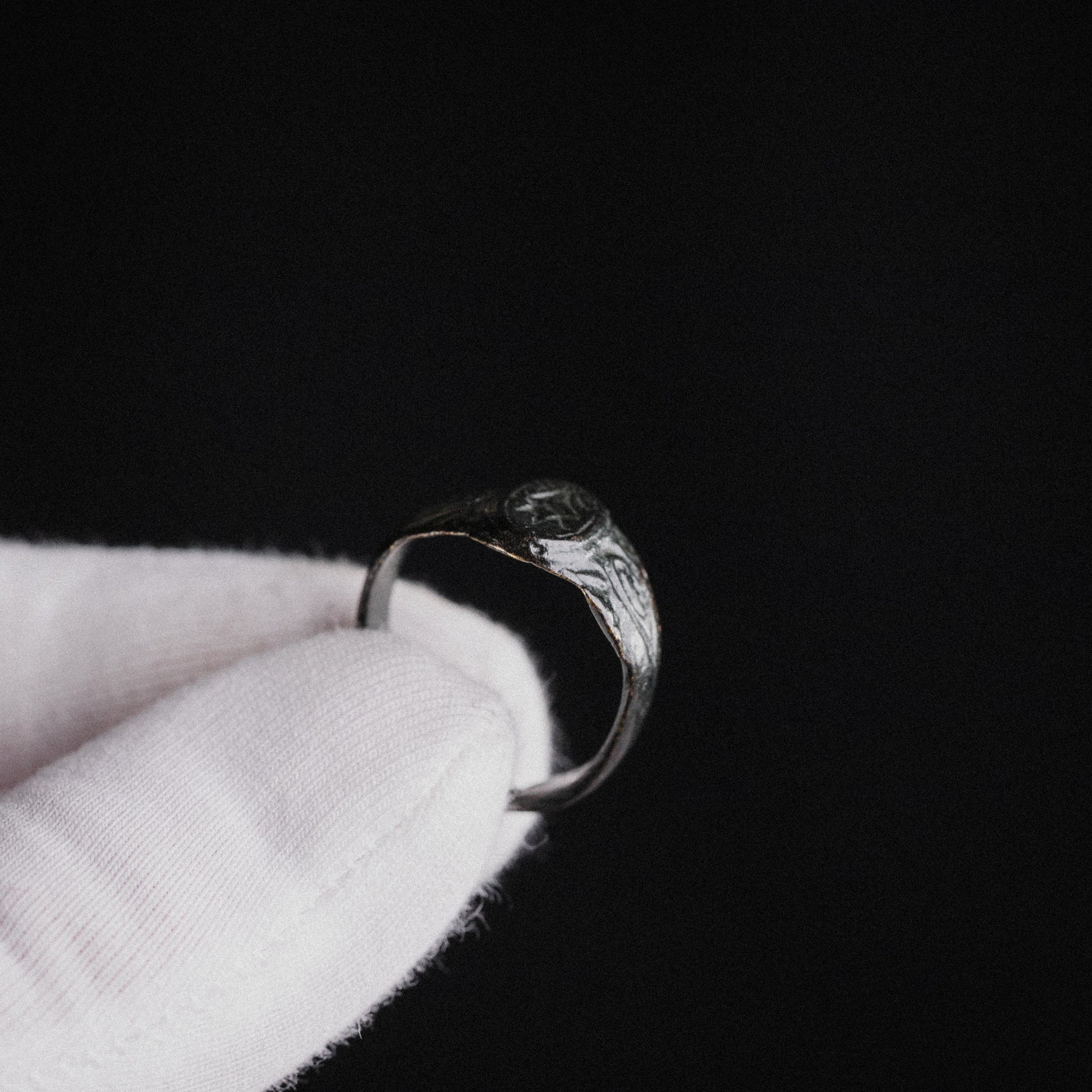 Post Medieval Ring with Merchant Mark – “Sigillum” (16th–17th century AD) – EU 57 / US 8