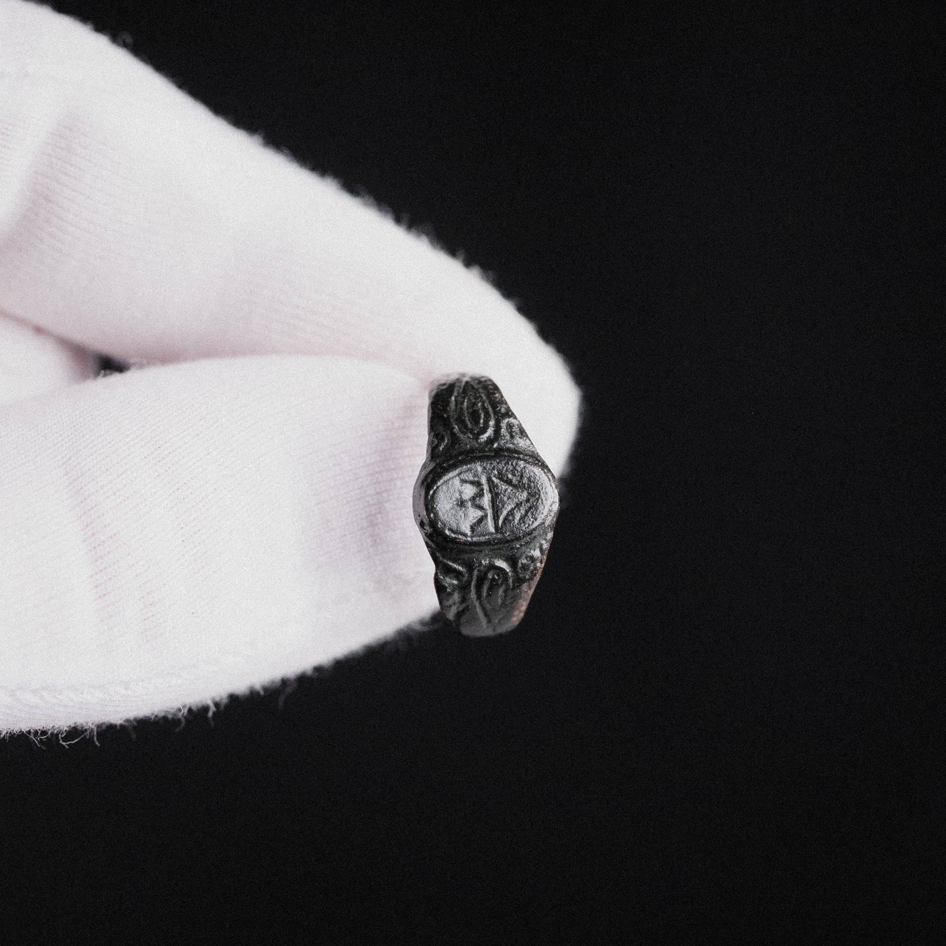 Post Medieval Ring with Merchant Mark – “Sigillum” (16th–17th century AD) – EU 57 / US 8