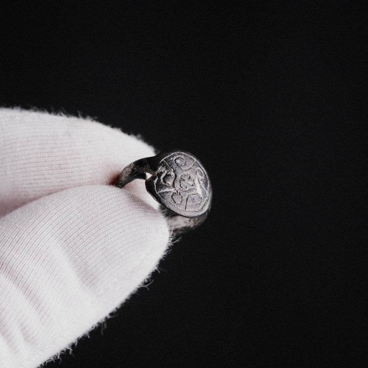 Medieval Bronze Ring 'Rotarius' (12th-14th c. AD) EU 47/US 4.25