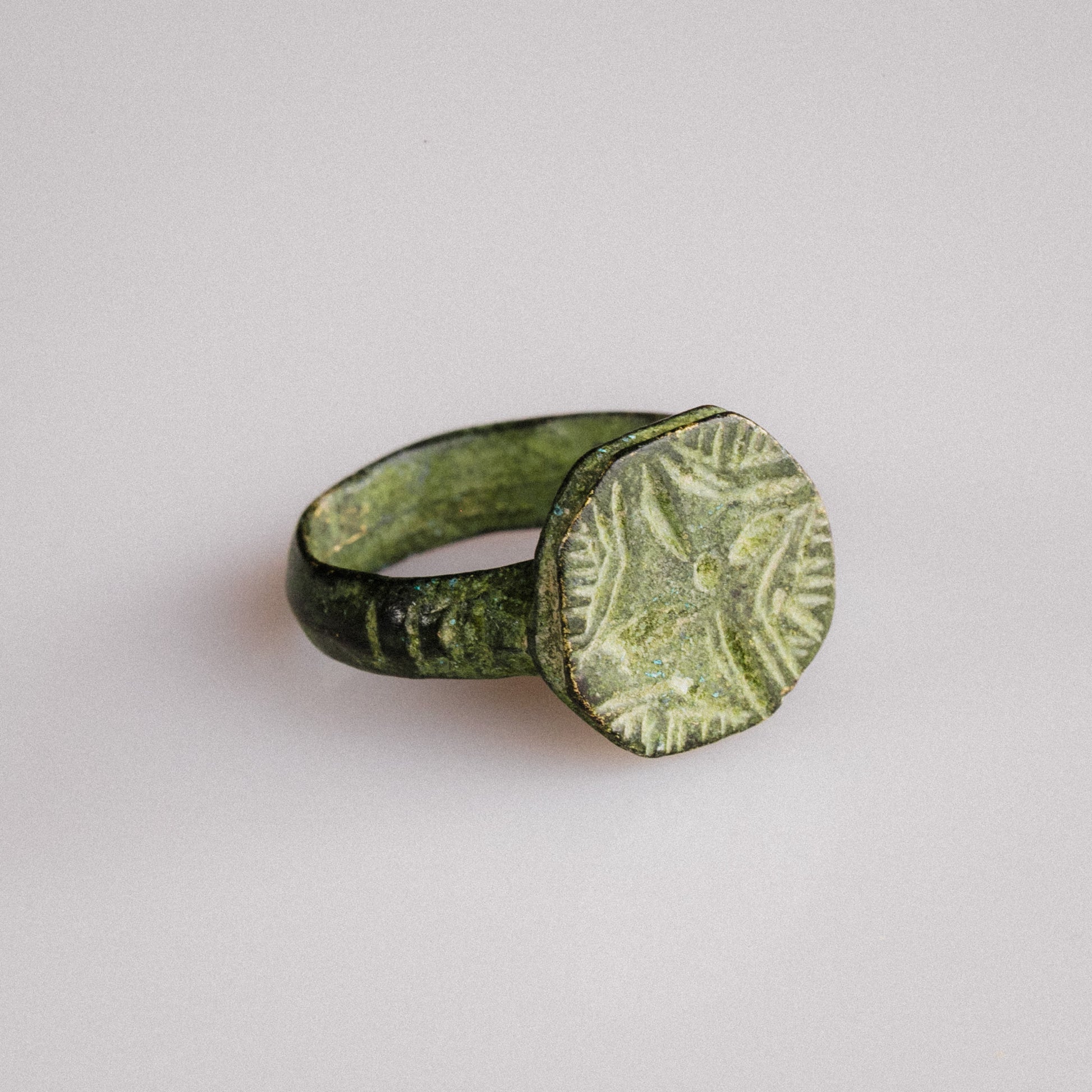 Medieval Signet Ring with Quatrefoil – “Wolfram” (13th–15th century AD) – EU 50 / US 5.25