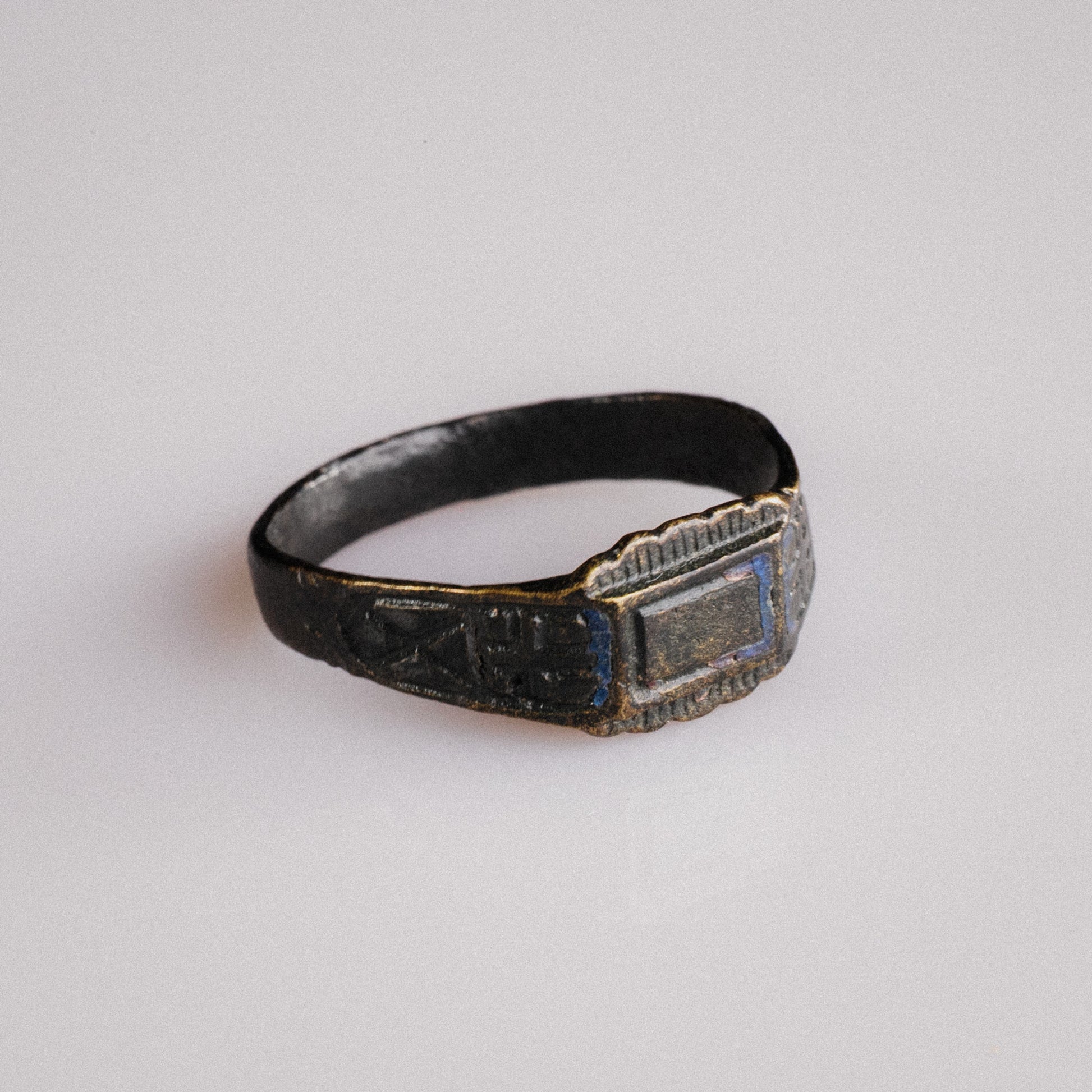 Post Medieval Devotional Ring with Enamelled Cross – “Peregrinus” (17th–18th century AD) – EU 61 / US 9.75
