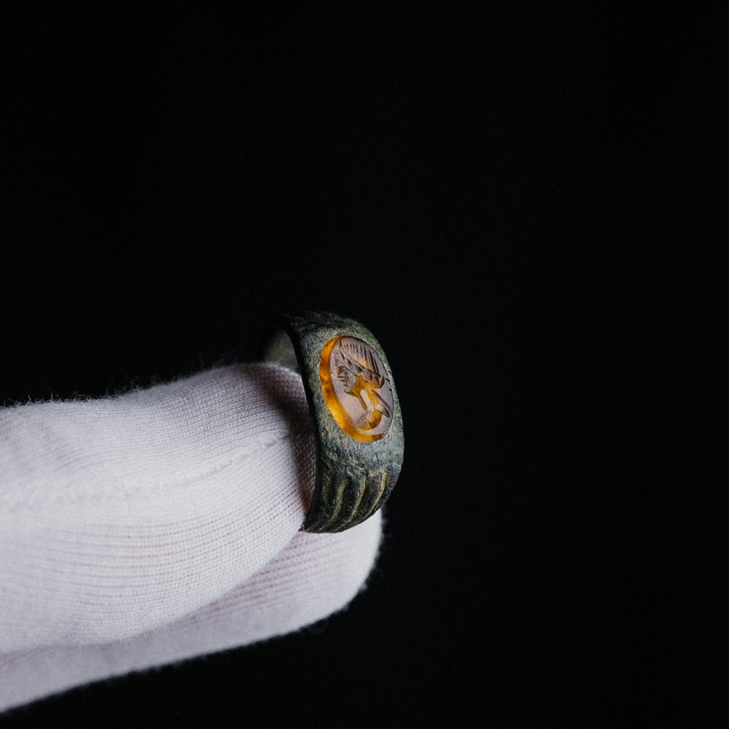 Roman Bronze Ring with Carnelian Intaglio Bust – “Faustina” (2nd–3rd century AD) – EU 52 / US 6.25