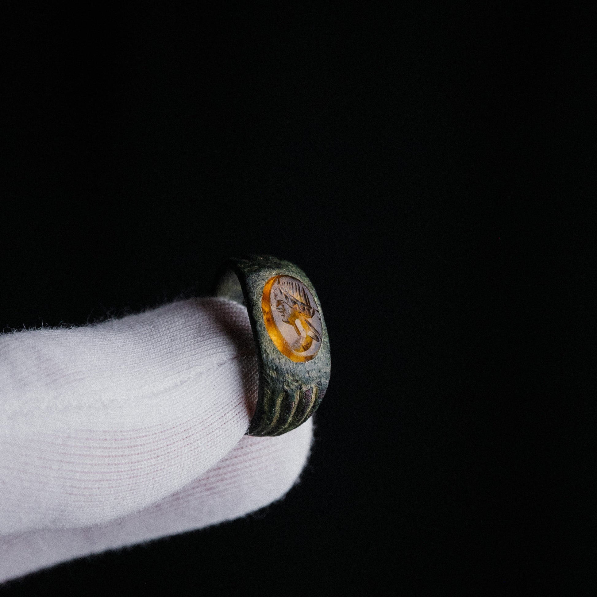 Roman Bronze Ring with Carnelian Intaglio Bust – “Faustina” (2nd–3rd century AD) – EU 52 / US 6.25