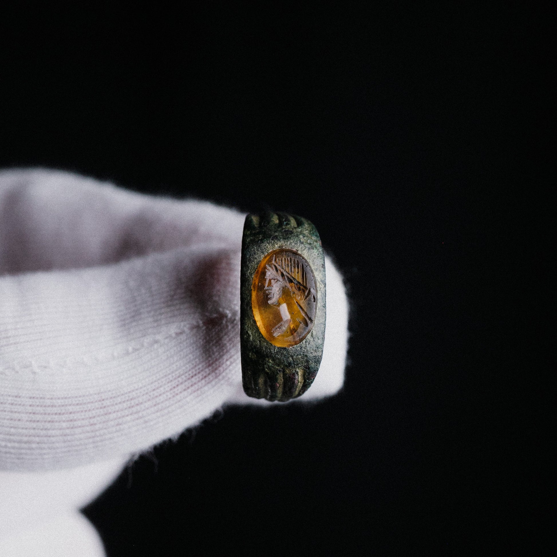 Roman Bronze Ring with Carnelian Intaglio Bust – “Faustina” (2nd–3rd century AD) – EU 52 / US 6.25