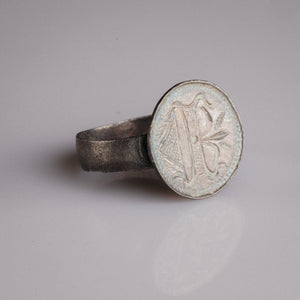 Medieval Silver Merchant Seal Ring with Heraldic Device – “Mercator” (13th century AD) – EU 68 / US 12.5