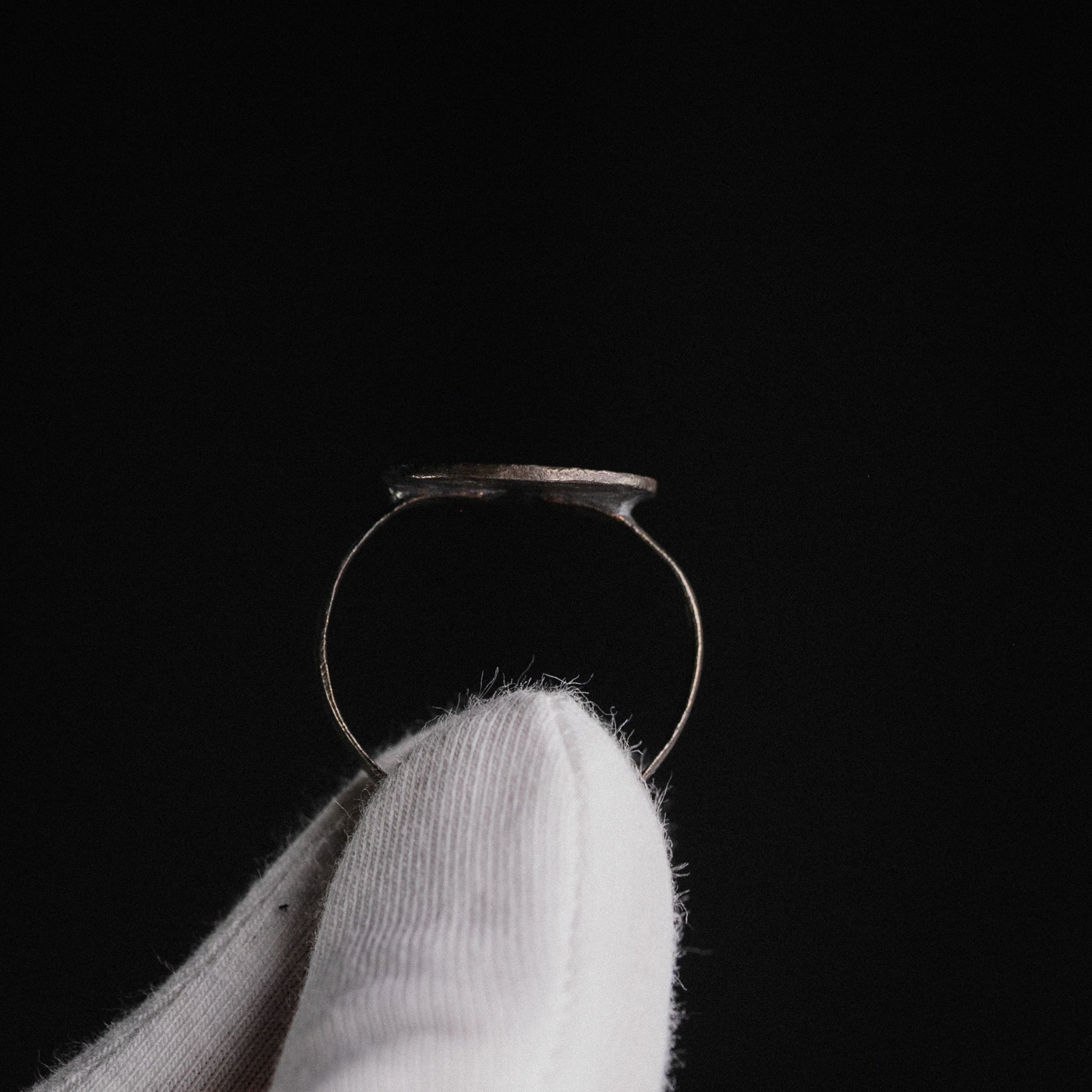 Medieval Silver Merchant Seal Ring with Heraldic Device – “Mercator” (13th century AD) – EU 68 / US 12.5