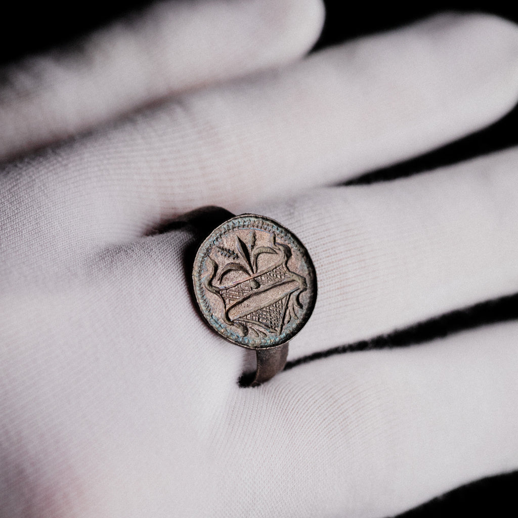Medieval Silver Merchant Seal Ring with Heraldic Device – “Mercator” (13th century AD) – EU 68 / US 12.5