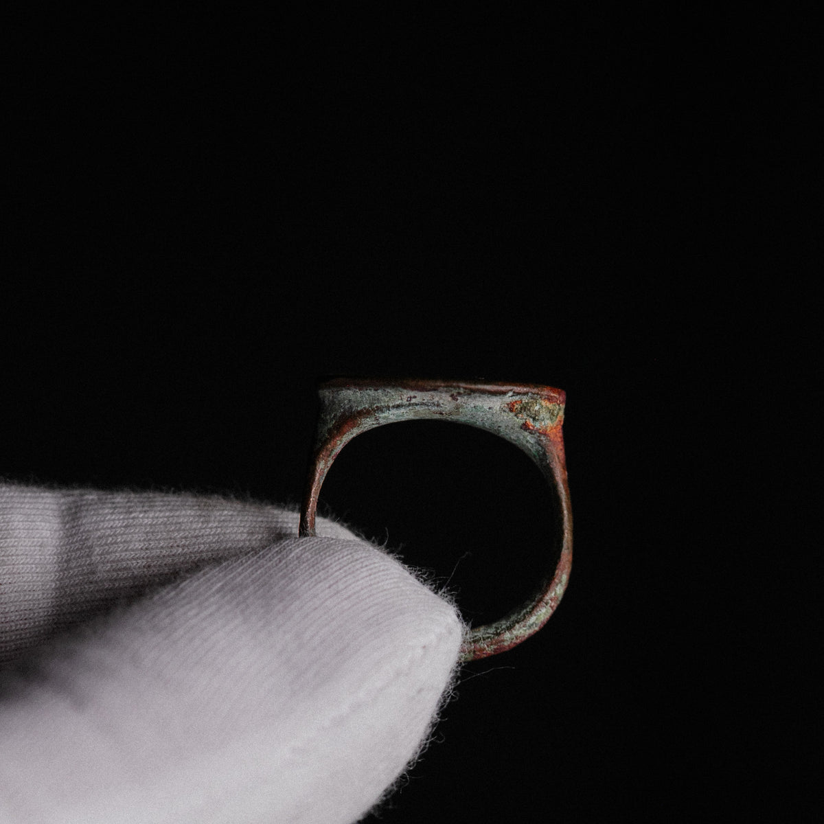 Roman Bronze Ring with Engraved Running Feline – 'Panthera' (2nd–3rd century AD) — view 9