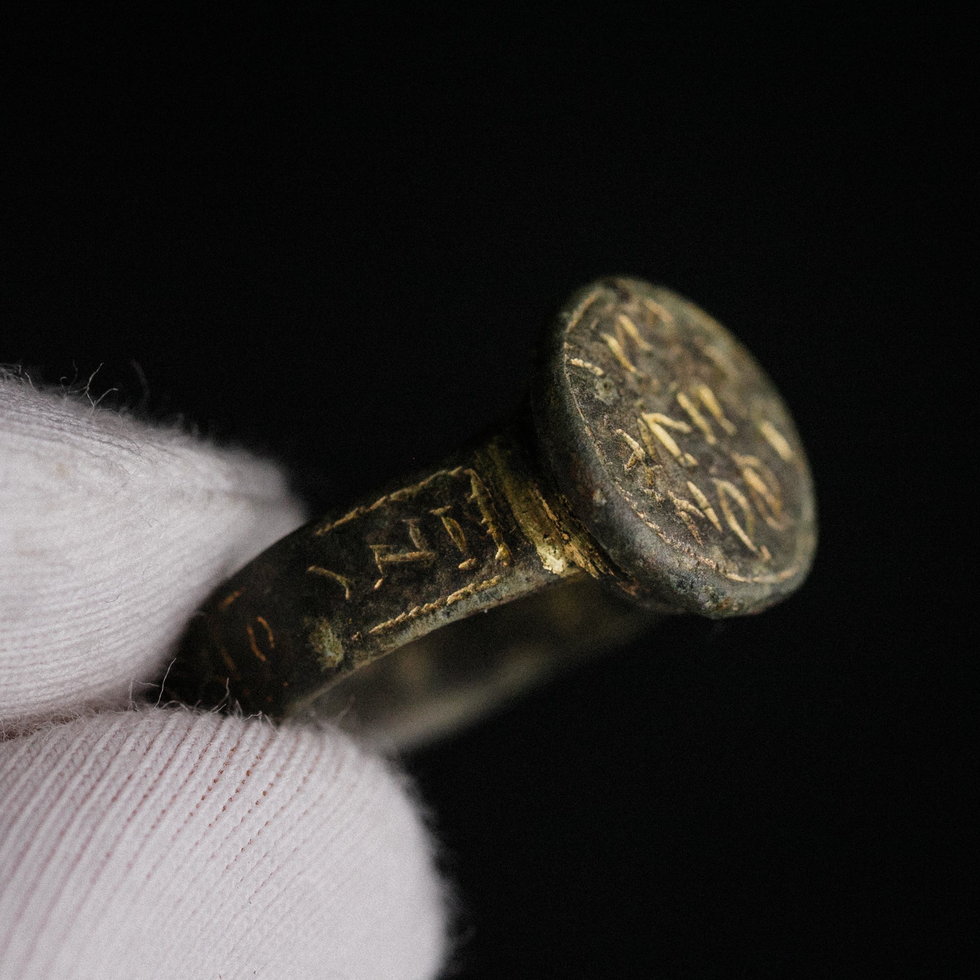 Early Byzantine Gilded Bronze Ring with Greek Inscription – “Stephanos” (5th–7th c. AD) – EU 51 / US 5.75