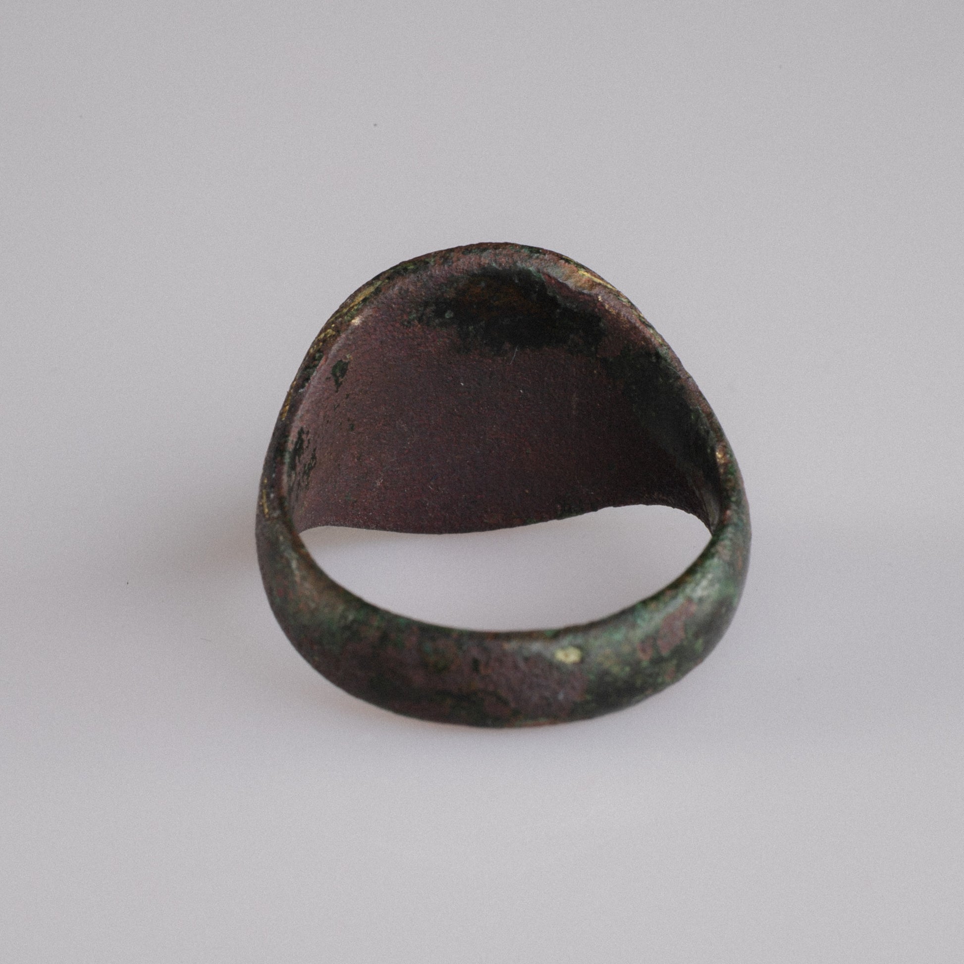 Byzantine Bronze Ring with Gold Inlay Bird Motif – “Geranos” (9th–11th c. AD) – EU 57 / US 8