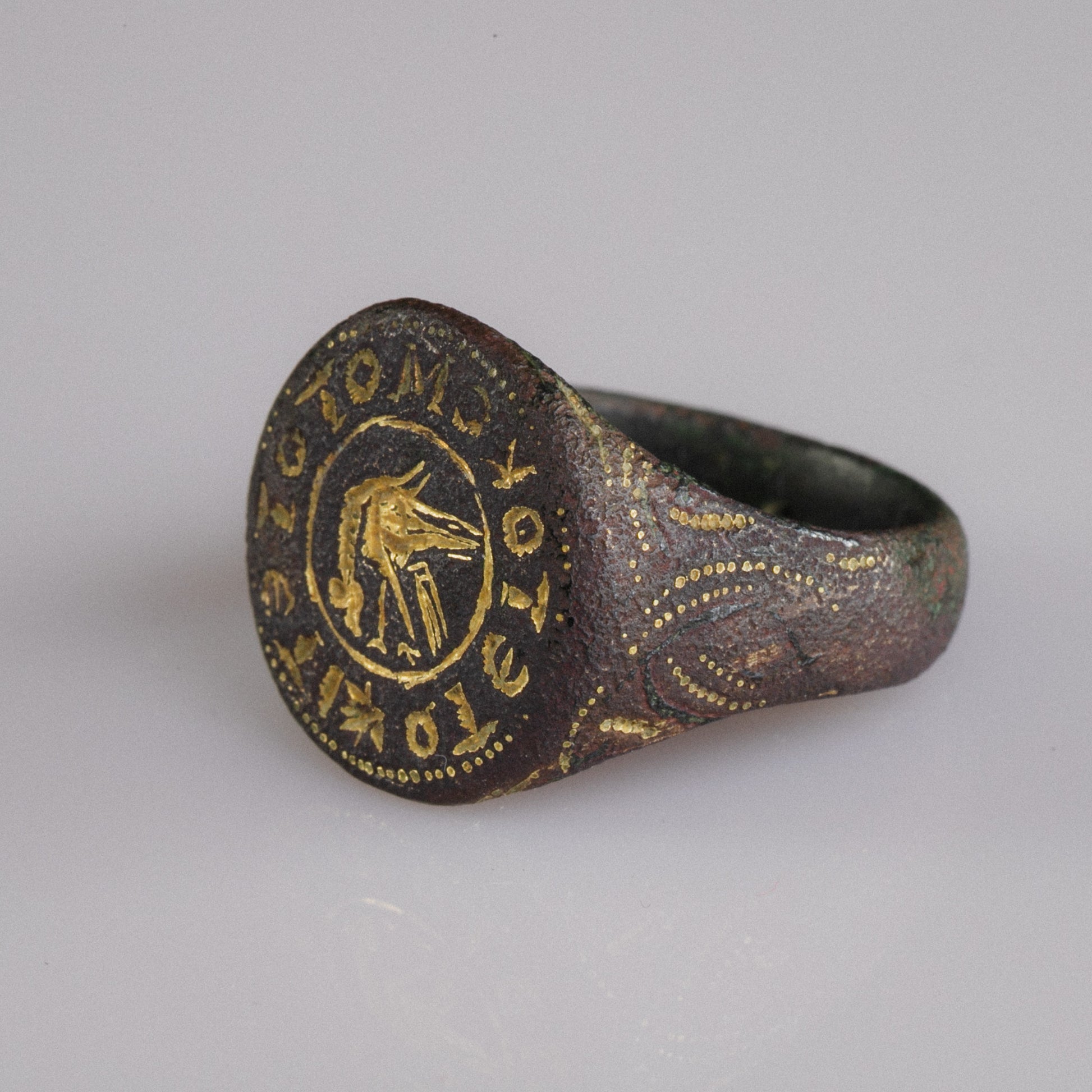 Byzantine Bronze Ring with Gold Inlay Bird Motif – “Geranos” (9th–11th c. AD) – EU 57 / US 8