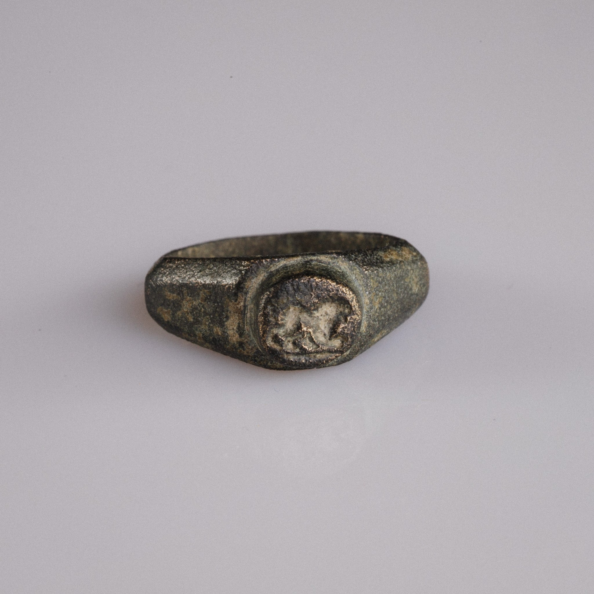 Roman Bronze Ring with Lion Motif – “Fortis” (2nd–3rd century AD) – EU 48 / US 4.5